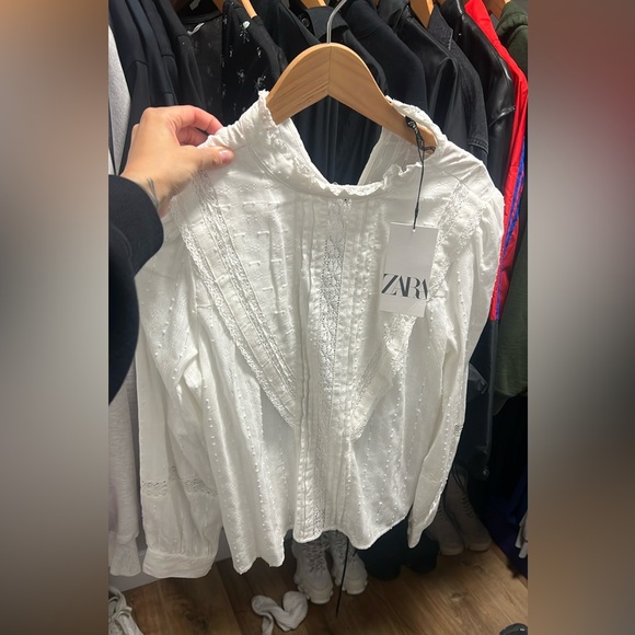 NWT ruffle blouse - Picture 1 of 3